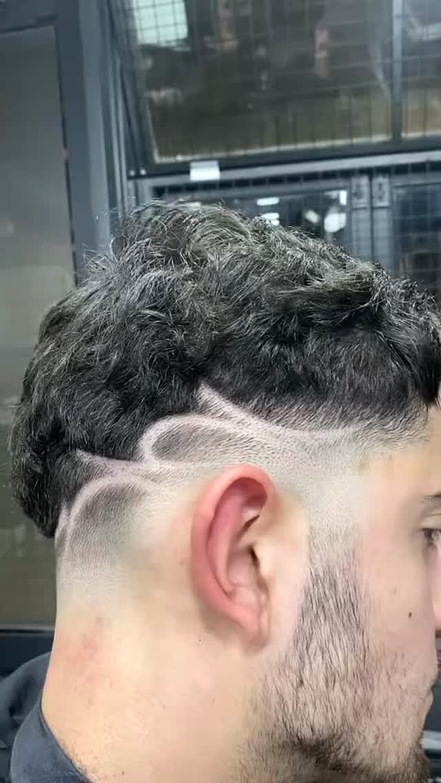 Skin fade με σχέδιο στο Mister No